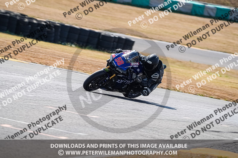 anglesey no limits trackday;anglesey photographs;anglesey trackday photographs;enduro digital images;event digital images;eventdigitalimages;no limits trackdays;peter wileman photography;racing digital images;trac mon;trackday digital images;trackday photos;ty croes